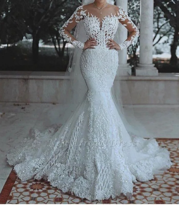 Elegant  Lace  Mermaid Wedding Dress With long Sleeves Strapless Lace Dress